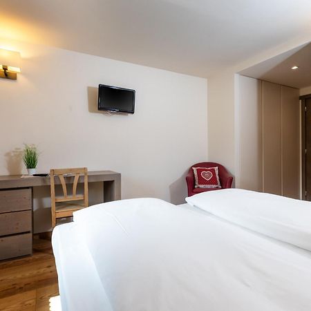 Hotel Cardo Изолача Екстериор снимка