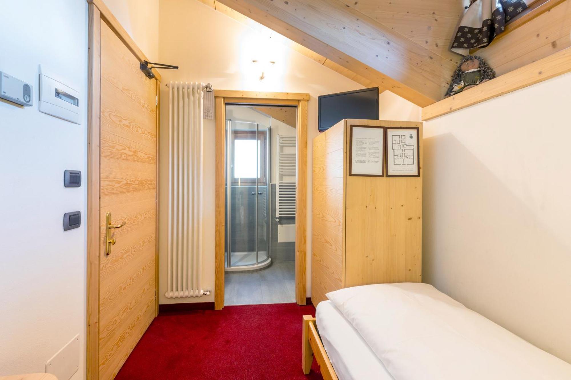Hotel Cardo Изолача Екстериор снимка