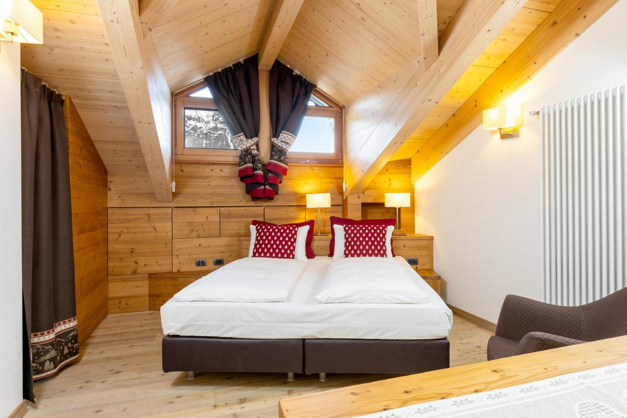 Hotel Cardo Изолача Екстериор снимка