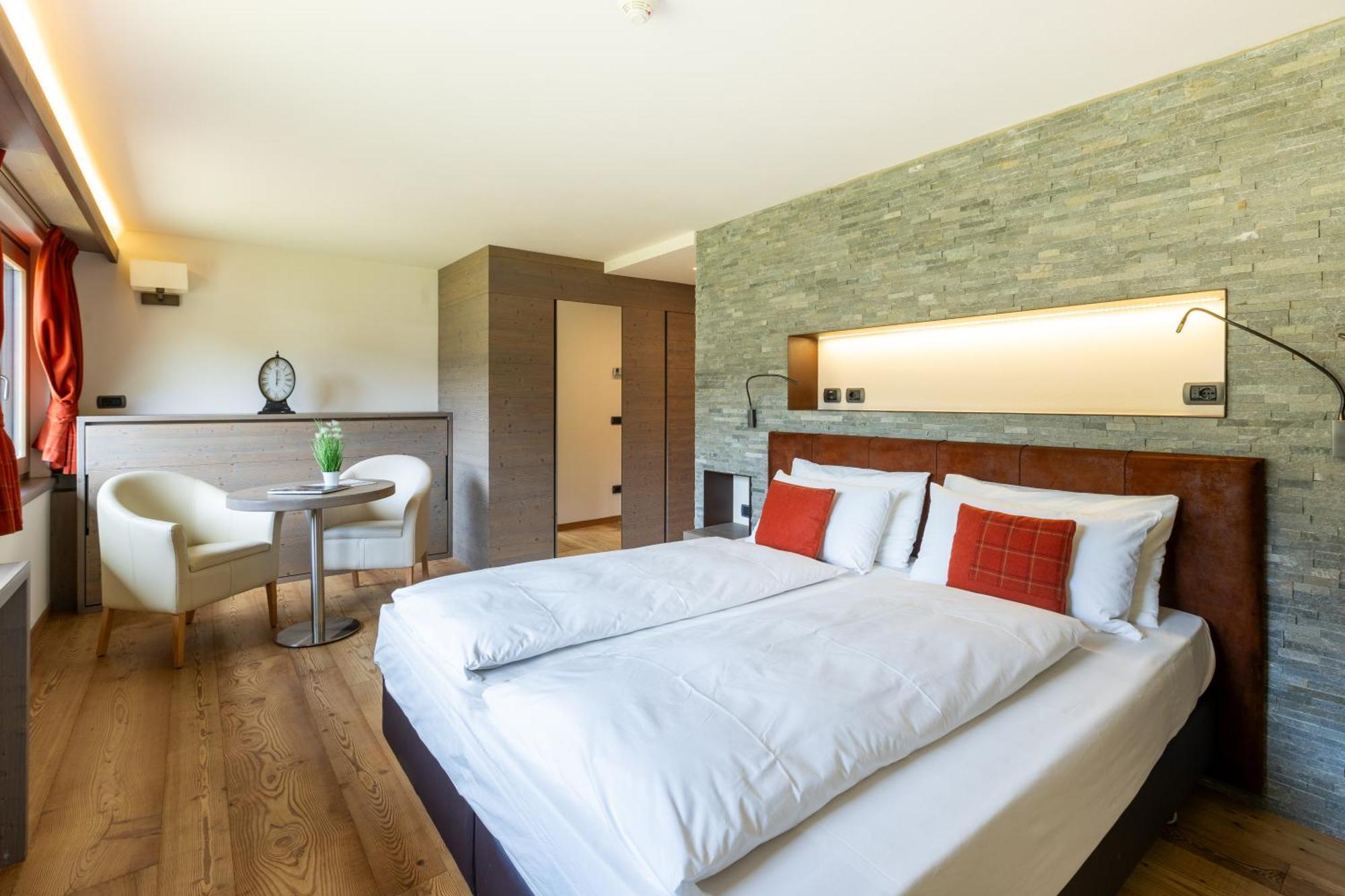 Hotel Cardo Изолача Екстериор снимка