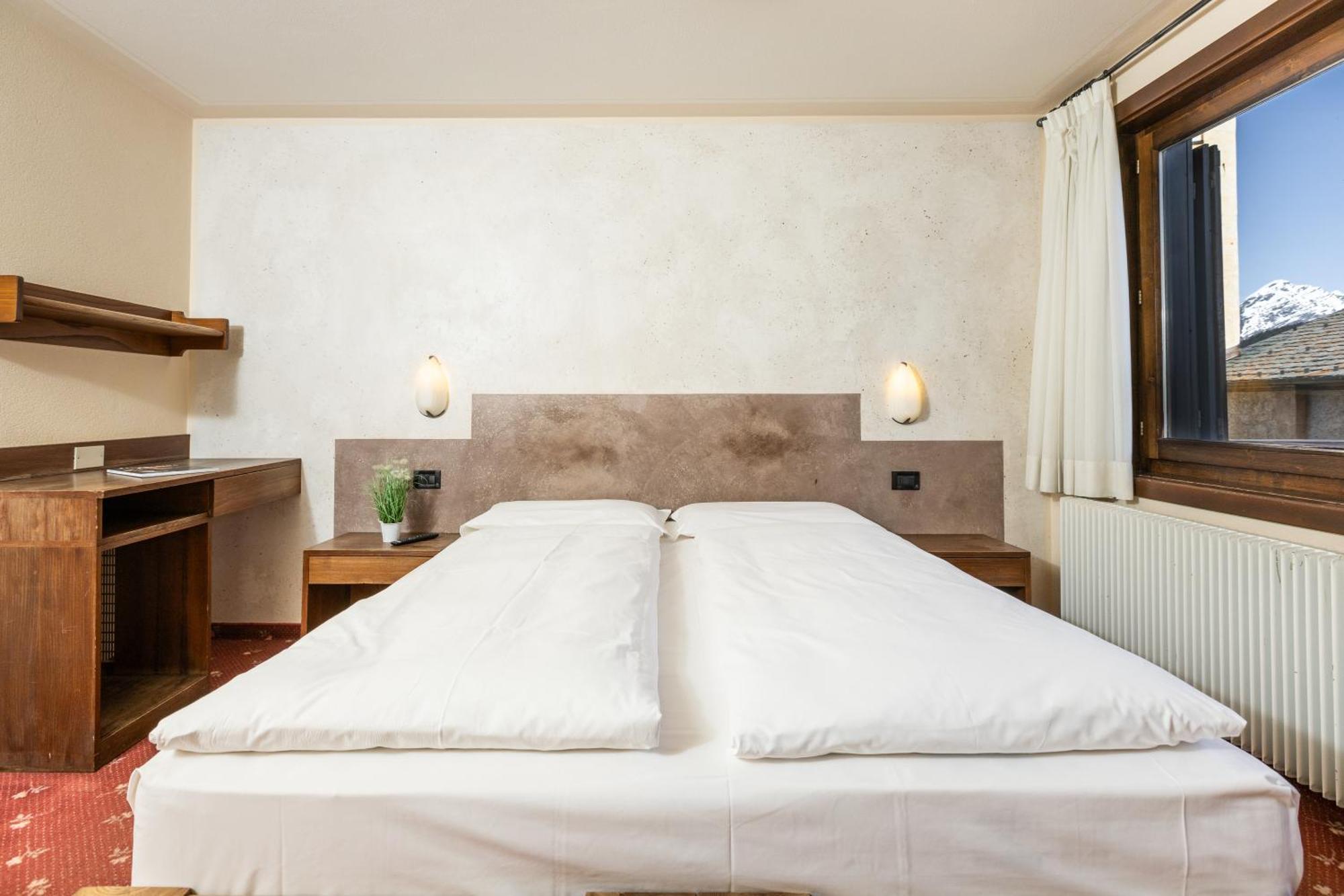 Hotel Cardo Изолача Екстериор снимка