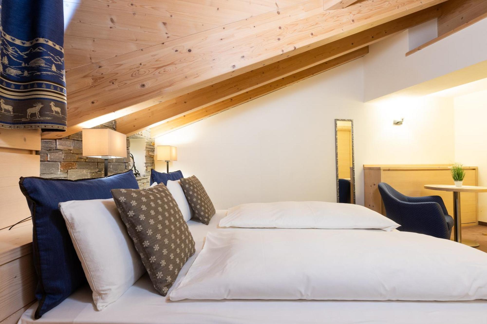 Hotel Cardo Изолача Екстериор снимка