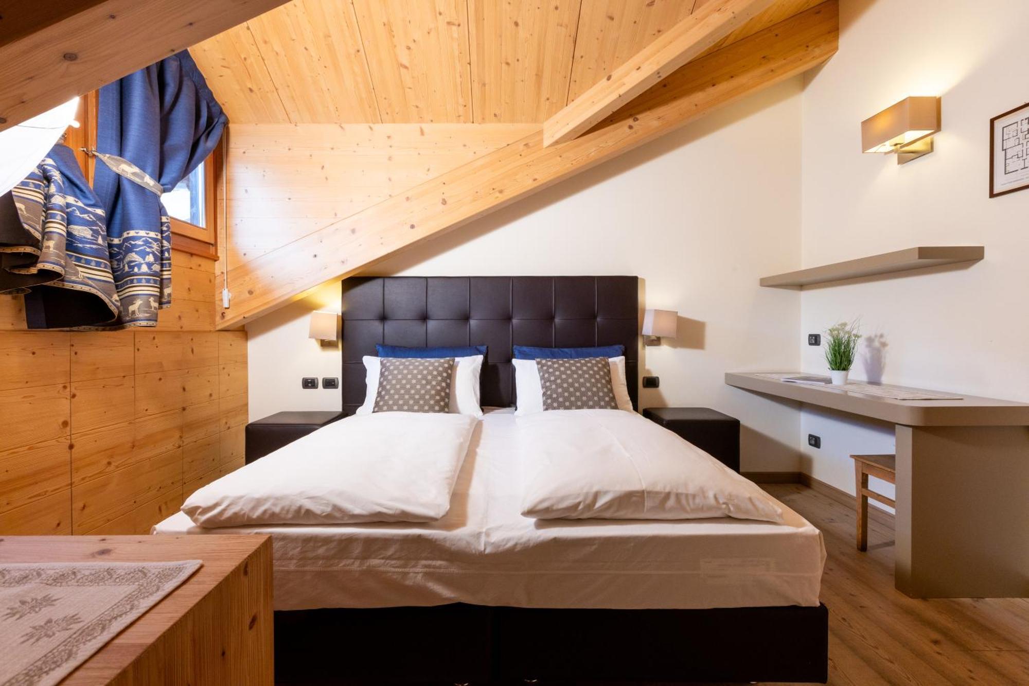 Hotel Cardo Изолача Екстериор снимка