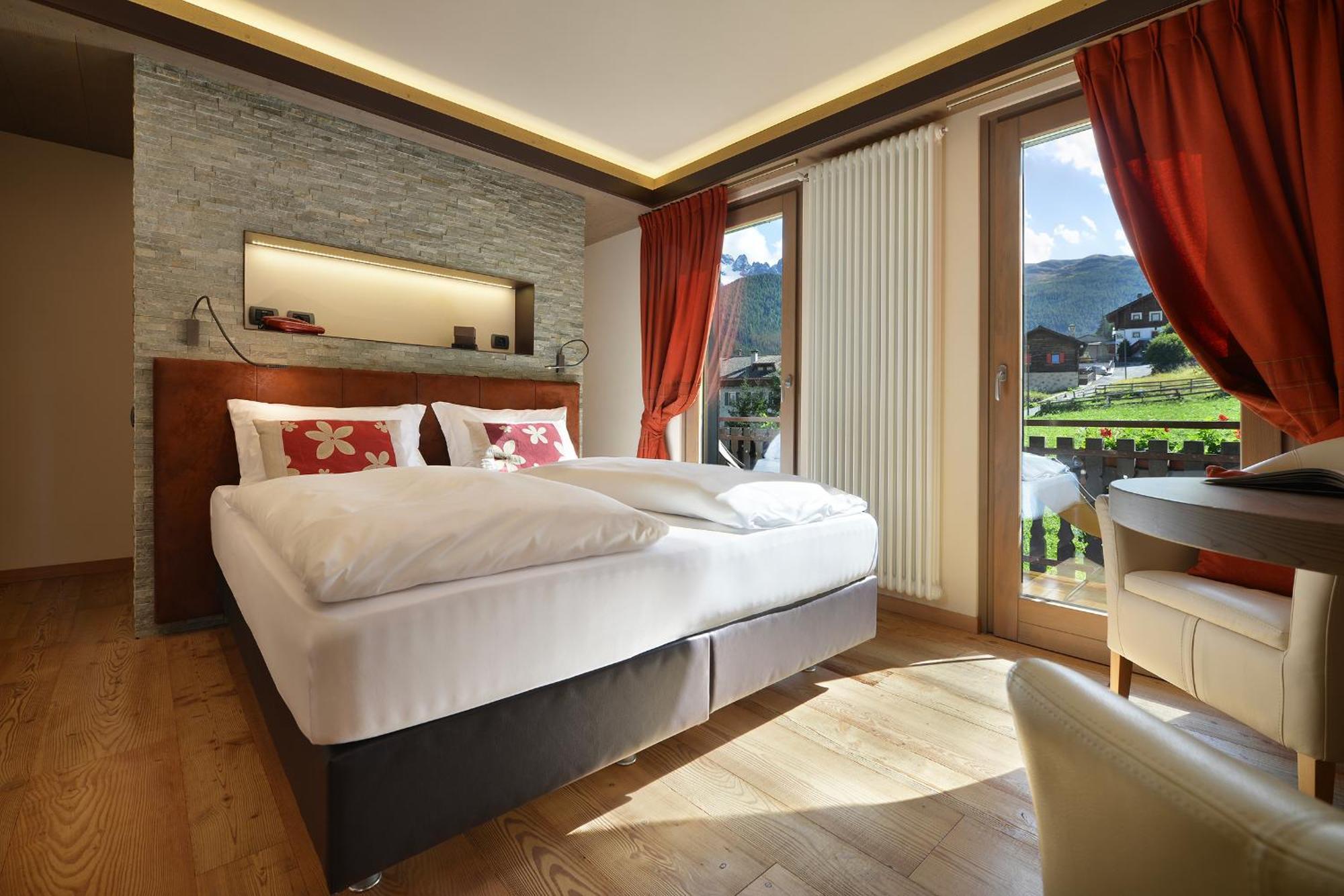 Hotel Cardo Изолача Екстериор снимка